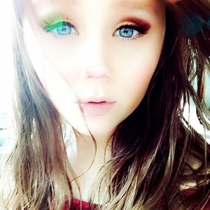 Meet your Posher, Abigail